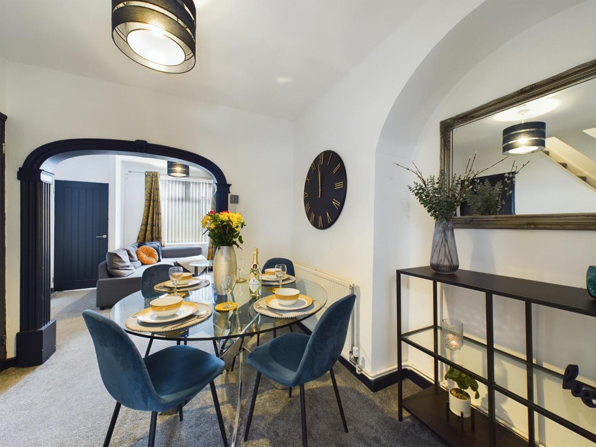 Apartamento Charming - Cosy Retreat - Short Drive To Centre - Free Parking *